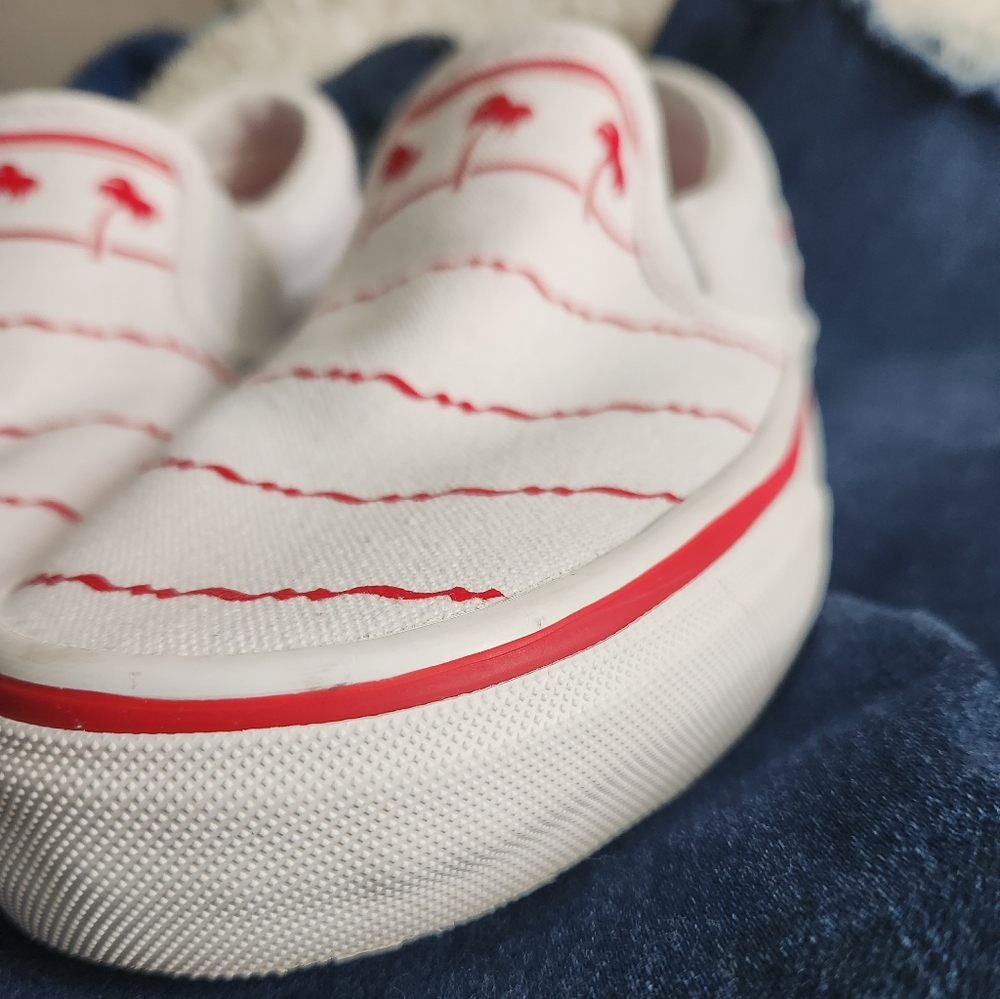 IN-N-OUT Burger Drink Cup Shoes - Picture 6 of 9